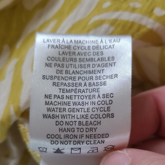 Joie Yellow & White Floral Print Cropped Camp Shirt w/ Tie Hem - Size M - Picture 9 of 9